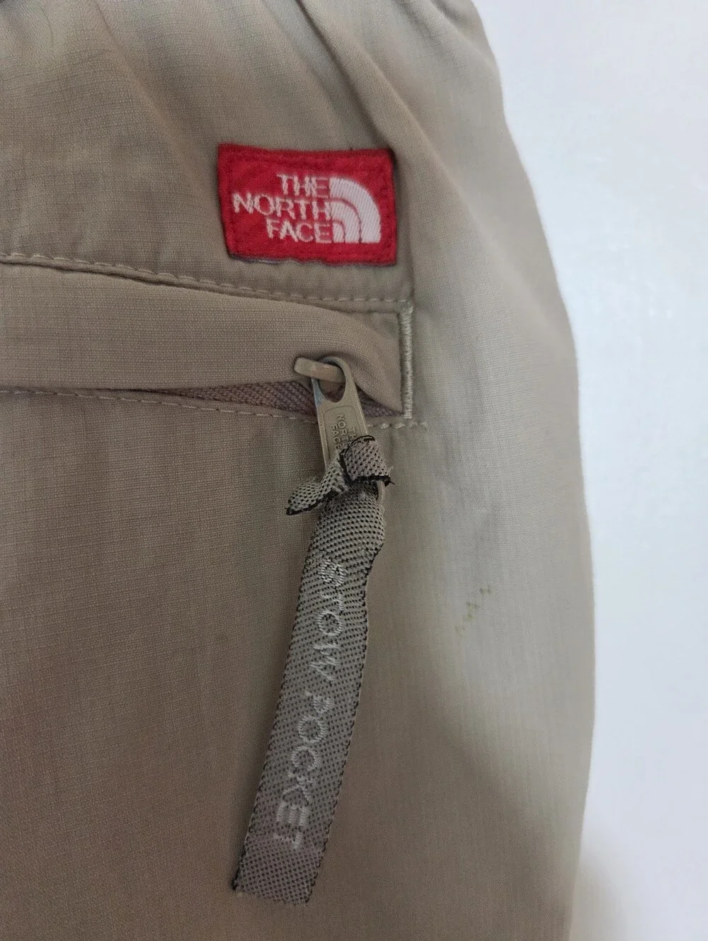 North Face Shorts Mens Large Pocket Button Lightweight Outdoors Cargo Tan Casual